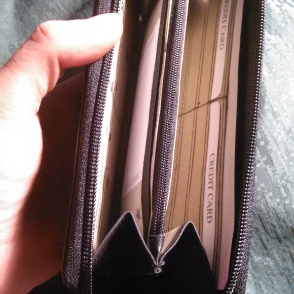 Owl Design Black Wallet - Picture 6 of 14